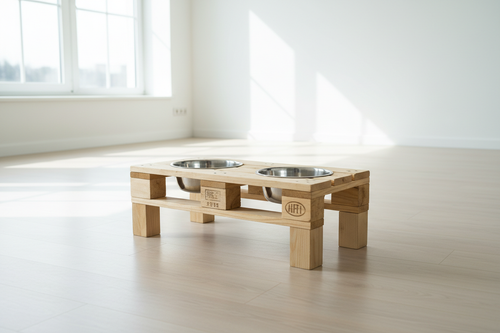 Futterstation mit Näpfehalter aus recycelten Europaletten mit Edelstahlnäpfen